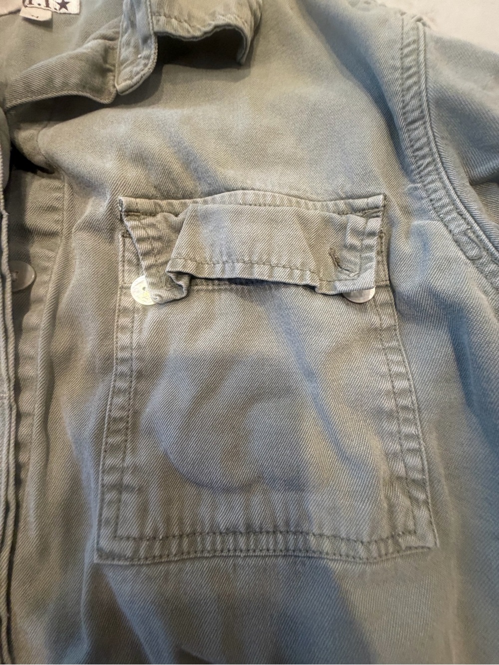 *A.M.I.*Men's Olive Long-Sleeve Casual Button-Up Shirt! M - Picture 5 of 7